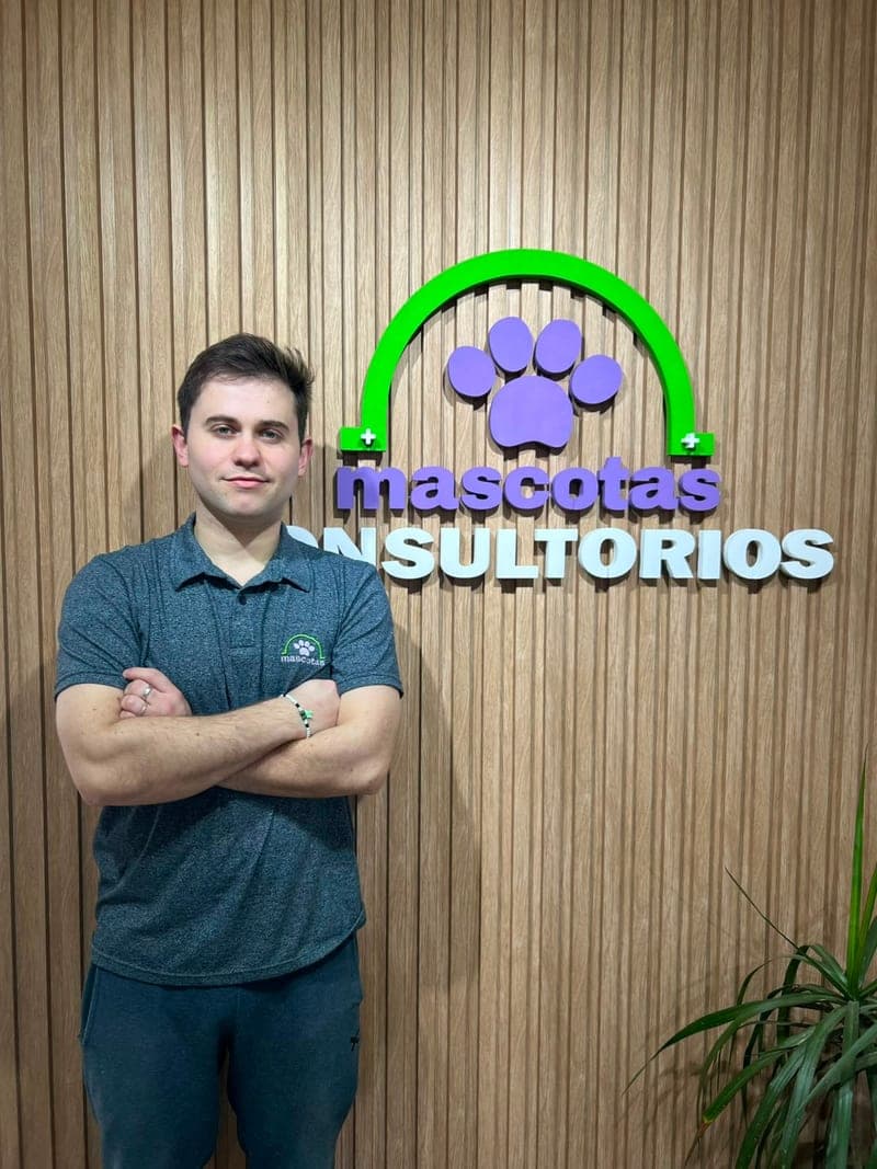 Nazareno Treppin — Atención al público, Veterinaria Mascotas